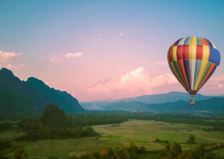 hot air balloon - Danienarin/Shutterstock.com