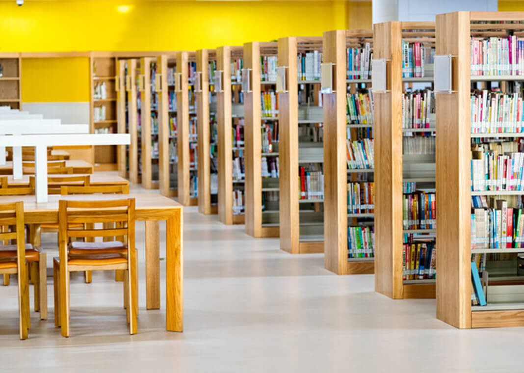 public library interior - baona/E+/Getty Images